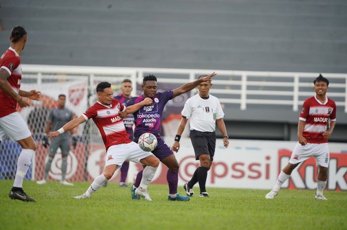 Suasana pertandingan Rans Nusantara melawan Madura United di Stadion Segiri Samarinda, Sabtu (18/6/2022).