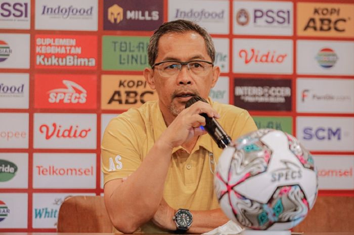 Pelatih Persebaya Surabaya Aji Santoso malah senang dibungkam Persib Bandung di Piala Presiden 2022.