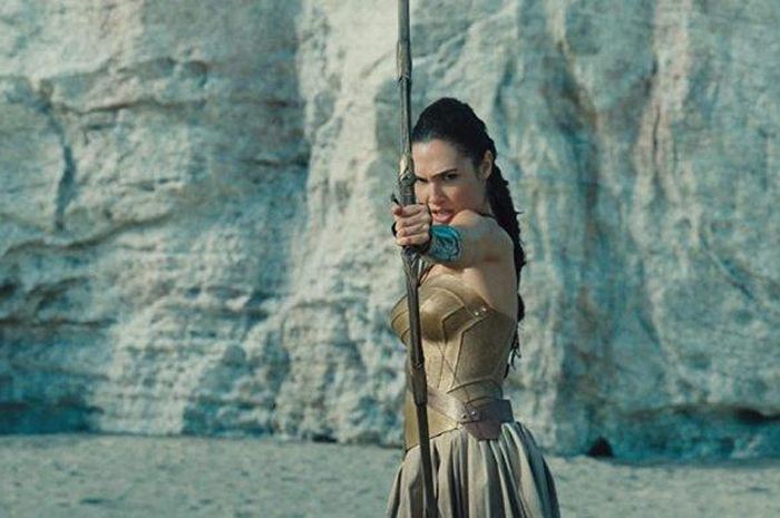Aksi Superhero Wanita! Ini Sinopsis Film Wonder Women yang Dibintangi