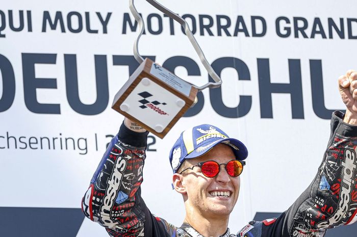 Selebrasi Fabio Quartararo saat meraih kemenangan di MotoGP Jerman 2022, Minggu (19/6/2022) 