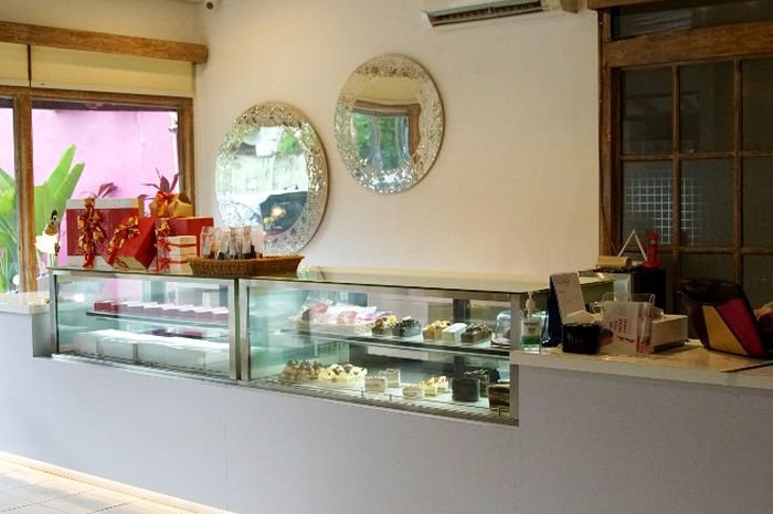 After three years, Lady Eve Patisserie in Terogong, South Jakarta, welcomes takeaway and dine-in orders.