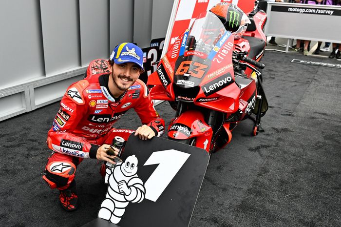 Pembalap Ducati, Francesco Bagnaia usai merebut Pole Position MotoGP Belanda 2022, Sabtu (25/6/2022)