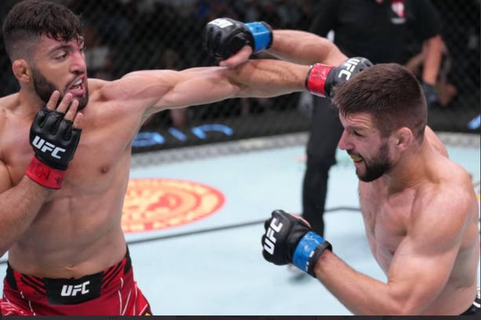 Momen duel yang membuat Khabib Nurmagomedov kagum antara Arman Tsarukyan vs Mateusz Gamrot pada UFC Vegas 57, Minggu (26/6/2022) WIB.