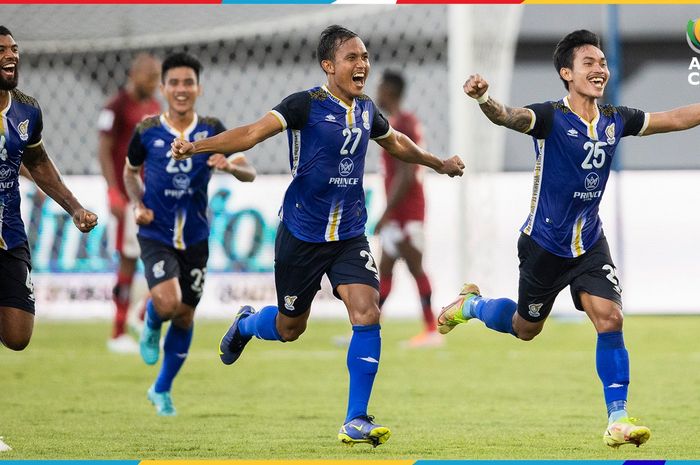 Para pemain Visakha FC merayakan gol ke gawang Bali United di Piala AFC 2022