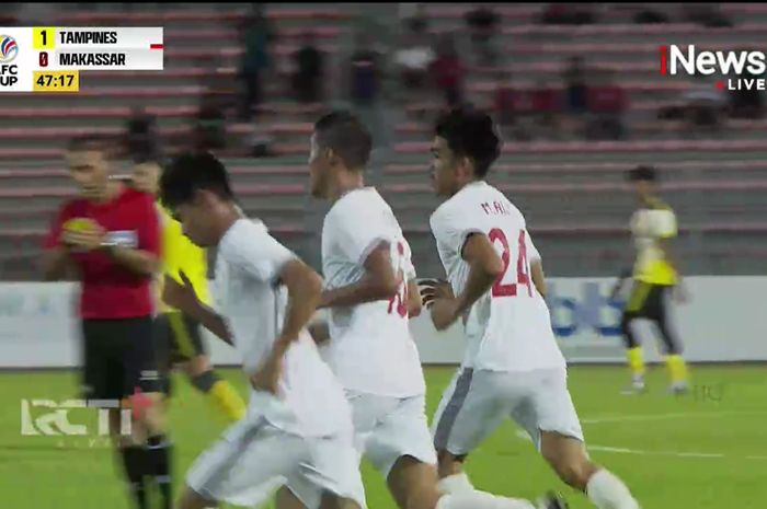 Pemain PSM Makassar, Rizky Eka Pratama usai mencetak gol ke gawang Tampines Rovers, dalam laga grup H Piala AFC 2022 di Stadion Kuala Lumpur, Kuala Lumpur pada Senin (27/6/2022).