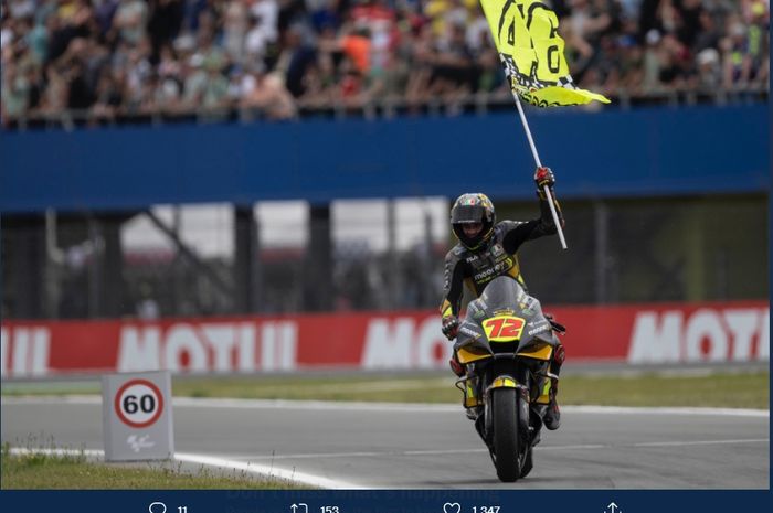 Pembalap yang juga murid Valentino Rossi, Marco Bezzecchi saat menangi balapan MotoGP Belanda 2022 (26/6/2022).