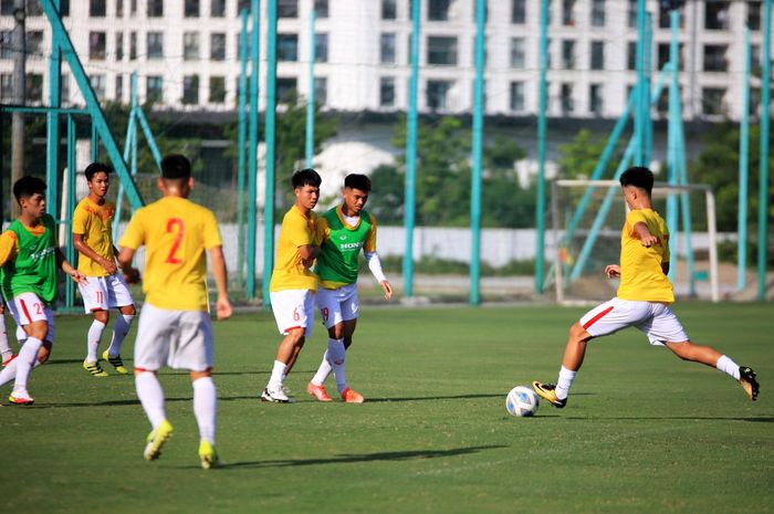 Pemain timnas U-19 Vietnam saat menjalani persiapan jelang tampil di Piala AFF U-19 2022.