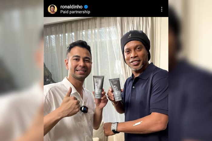 Ronaldinho dan Raffi Ahmad pamer produk milik Bos Arema FC