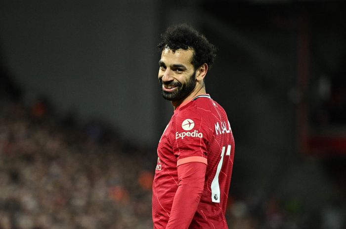 Penyerang Liverpool, Mohamed Salah akhirnya meneken kontrak baru dengan durasi selama tiga tahun.