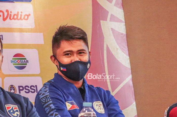 Pelatih timnas U-19 Filipina, Pedimonte Christopher Edim, nampak hadir dalam sesi jumpa pers di Hotel Century, Jakarta, 1 Juli 2022.