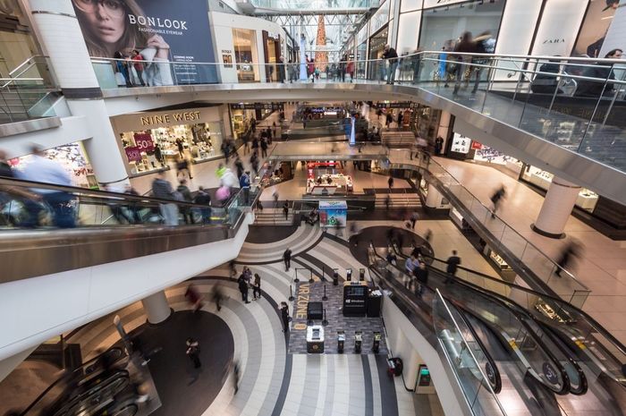 Mimpi Belanja di Mall Mewah