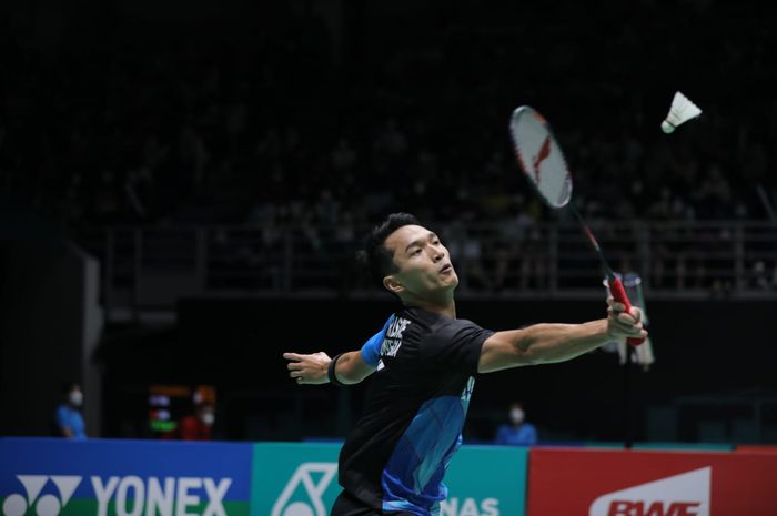 Pebulu tangkis tunggal putra Indonesia, Jonatan Christie, pada perempat final Malaysia Open 2022 di Axiata Arena, Kuala Lumpur, Jumat (1/7/2022).