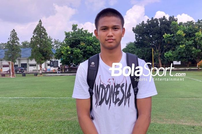 Pemain Timnas U-19 Indonesia,  Hokky Caraka saat ditemui media seusai latihan skuad Garuda Nusantara, di Lapangan Tajimalela, Bekasi, Jawa Barat, Minggu (3/7/2022).