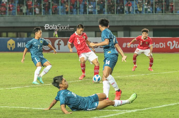 Penyerang timnas U-19 Indonesia, Hokky Caraka, mencetak gol  dalam laga melawan Brunei Darussalam di Grup A Piala AFF U-19 2022, Senin (4/7/2022) WIB di Stadion Patriot Candrabhaga, Bekasi.