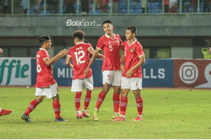 Selebrasi pemain timnas U-19 Indonesia usai cetak gol ke gawang Brunei Darussalam