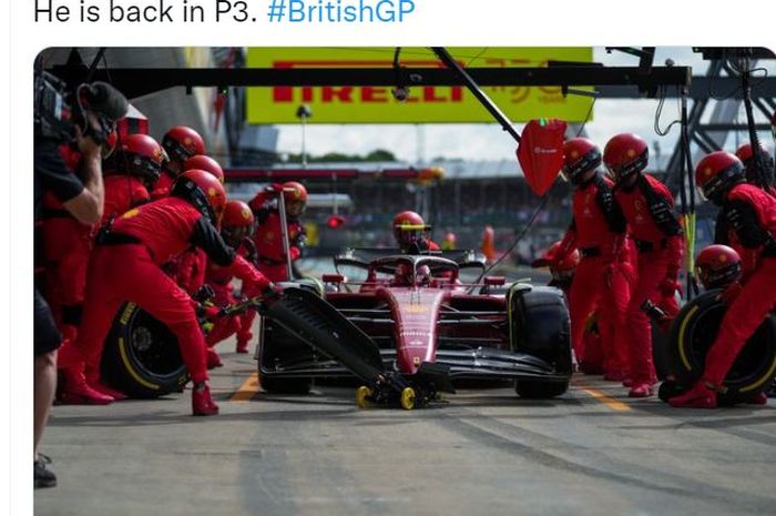 Momen pembalap Ferrari, Carlos Sainz Jr masuk pit stop pada F1 GP Inggris 2022, Minggu (3/7/2022)