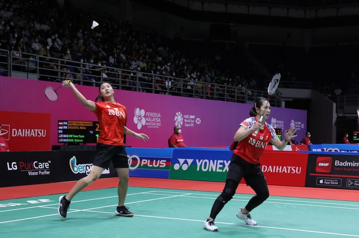 Pasangan ganda putri, Febby Valencia Dwijayanti Gani/Ribka Sugiarto, saat tampil pada babak 32 besar Malaysia Masters 2022 di Axiata Arena, Kuala Lumpur, Selasa (5/7/2022).