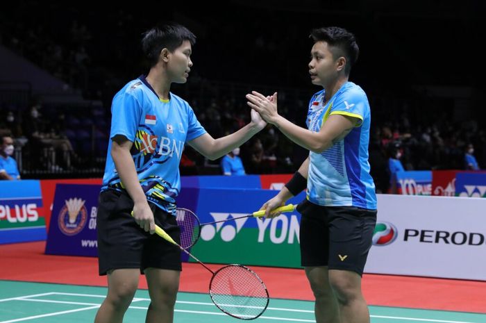 Ganda putri Indonesia Apriyani Rahayu/Siti Fadia Silva Ramadhanti saat tampil di babak pertama Malaysia Masters 2022, di Axiata Arena, Kuala Lumpur, Malaysia, Rabu (6/7/2022)