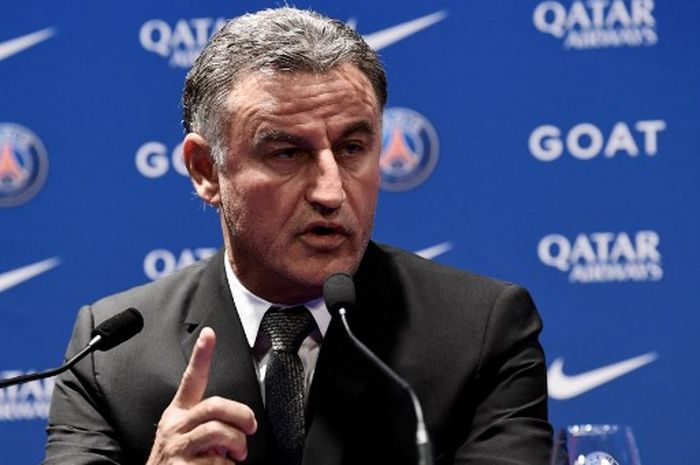 Pelatih Paris Saint-Germain, Christophe Galtier, berbicara dalam konferensi pers di Stadion Parc des Princes, 5 Juli 2022.