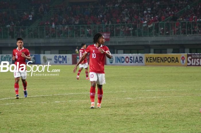 Ronaldo Kwateh, Timnas U-19 Indonesia vs Thailand pada Piala AFF U-19 2022 di Stadion Patriot Chandrabhaga, Rabu (6/7/2022).