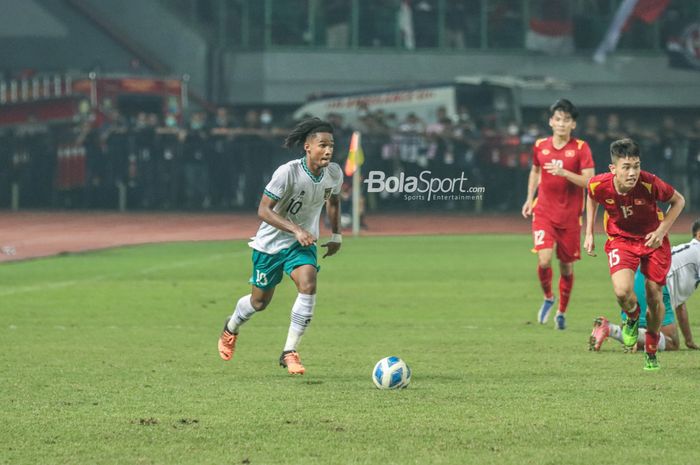 Duel antara Timnas U-20 Indonesia melawan Vietnam di babak Kualifikasi Piala Asia U-20 2023.