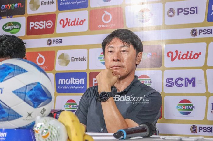 Pelatih timnas U-19 Indonesia, Shin Tae-yong dalam konferensi pers