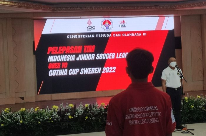 Menpora Zainudin Amali melepas tim Indonesia Junior Soccer League ke Gothia Cup Swedia 2022