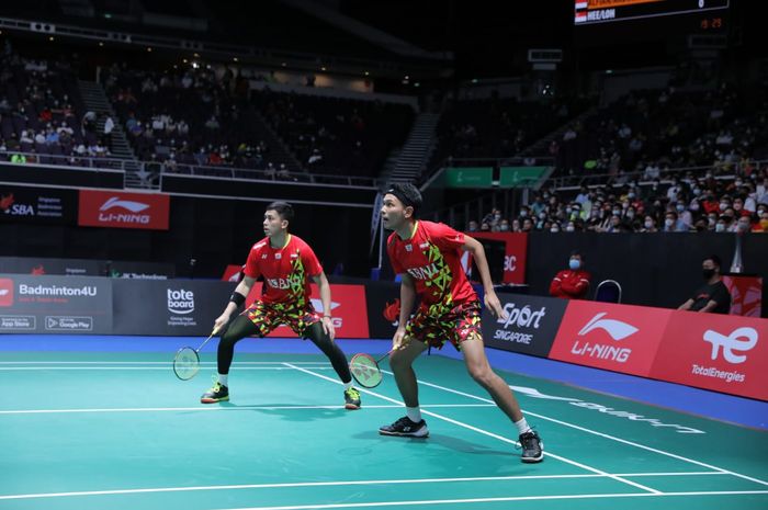 Pasangan ganda putra Indonesia, Fajar Alfian/Muhammad Rian Ardianto pada babak perempat final Singapore Open 2022 di Singapore Indoor Stadium, Singapore, Jumat (15/7/2022).