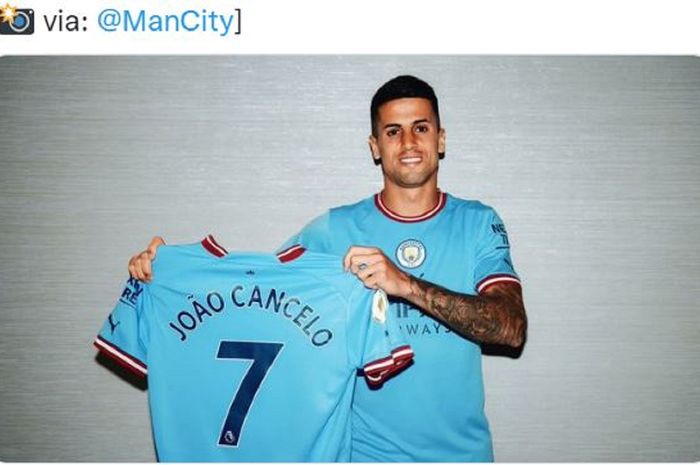 Joao Cancelo bakal mengenakan nomor punggung 7 untuk musim 2022-2023 bersama Man City.