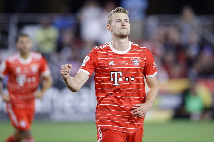 Bek Bayern Muenchen, Matthijs de Ligt, merayakan gol ke gawang DC United dalam laga pramusim di Stadion Audi Field, Rabu (20/7/2022).