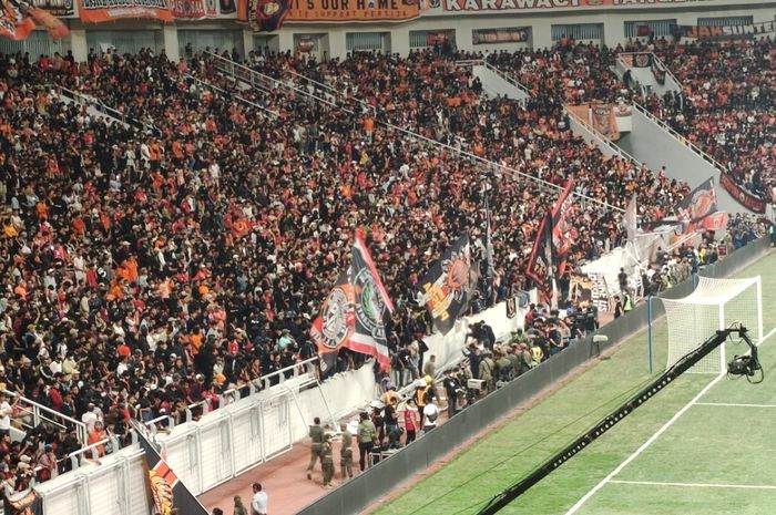 Pagar Stadion JIS roboh sebelum laga Persija Jakarta kontra Chonburi FC digelar