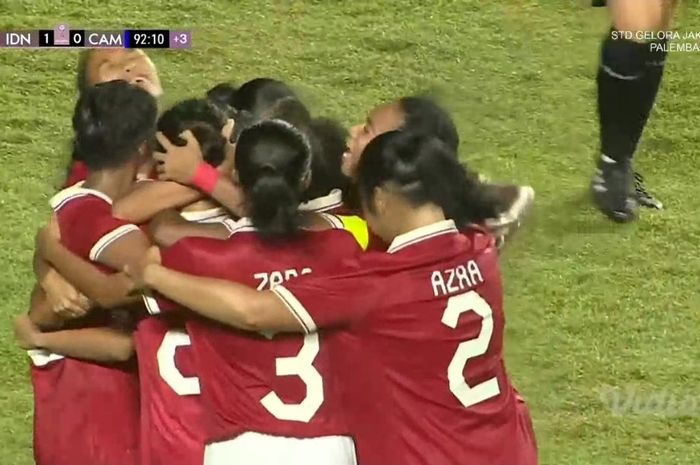 Selebrasi Sheva Imut saat Timnas U-18 putri Indonesia atas Kamboja dalam laga kedua Piala AFF U-18 Wanita 2022 di Stadion Jakabaring, Palembang, Minggu (24/7/2022).