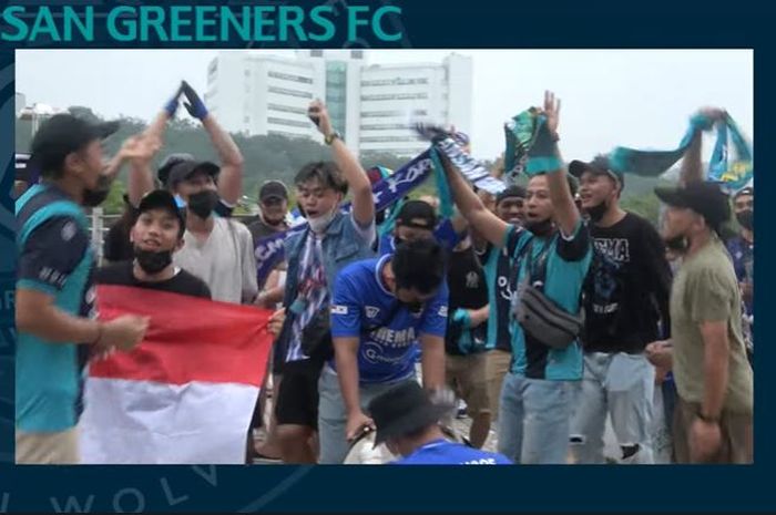  Aremania Cabang Korea Selatan juga menyerukan chant untuk Ansan Greeners saat laga melawan Gimpo FC, selain untuk mendukung Asnawi Mangkualam.