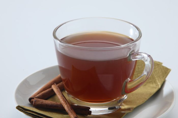 Wedang teh jahe berempah.