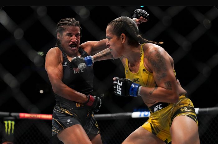 Duel habis-habisan dengan Amanda Nunes di UFC 277 membuat Julianna Pena alami luka robek cukup dalam pada dahinya.