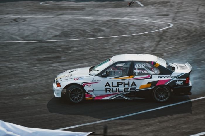 Umbu Gillbert dari Alpha Rules Black Speed Racing Team 