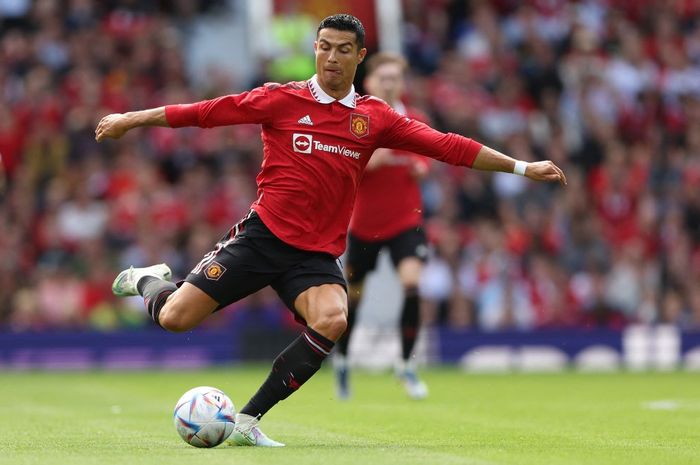 Cristiano Ronaldo beraksi dalam laga pramusim Liga Inggris, Manchester United vs Rayo Vallecano, di Stadion Old Trafford, Minggu (31/7/2022).