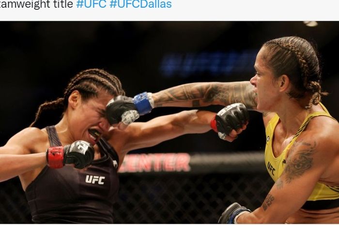 Pertarungan Amanda Nunes (baju kuning) dengan Julianna Pena di UFC 277, Minggu (31/7/2022) WIB di Dallas.