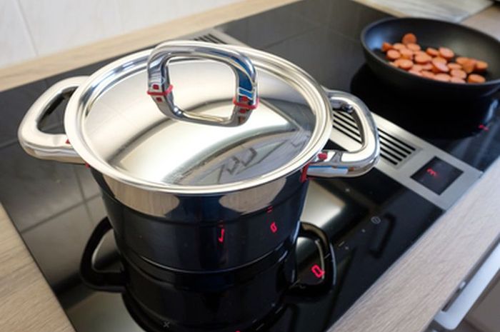 Emak-emak Sering Anggap Biasa Saja, Padahal Kebiasaan Buka Tutup Panci Saat  Masak Malah Bikin Makanan Jadi Seperti Ini, Apa ya? - Semua Halaman -  Sajian Sedap