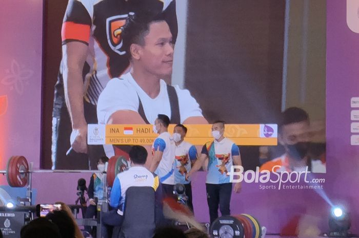 Powerlifter, Abdul Hadi, menjelang penampilannya pada nomor 49kg putra para-angkat besi ASEAN Para Games 2022 di Hotel Paragon, Solo, Jawa Tengah, 2 Agustus 2022.