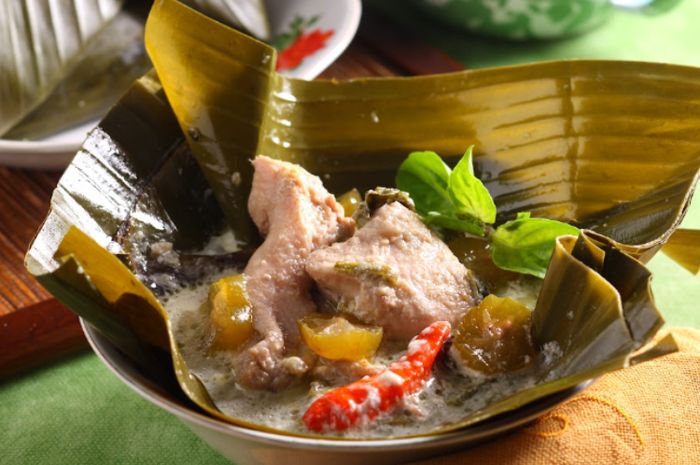 Kuliner garang asem ayam yang cocok untuk lauk makan malam enak