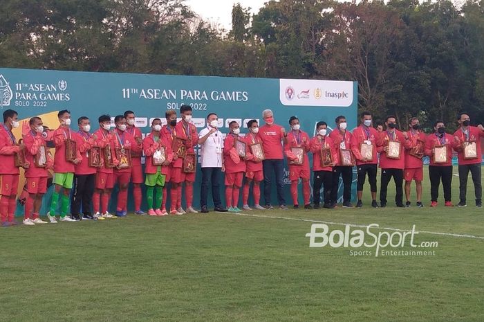 Tim nasional sepak bola CP Indonesia mendapat medali perak pada ASEAN Para Games 2022 setelah dikalahkan favorit juara, Thailand, melalui adu penalti di Stadion Universitas Sebelas Maret Surakarta, Jawa Tengah, 5 Agustus 2022.