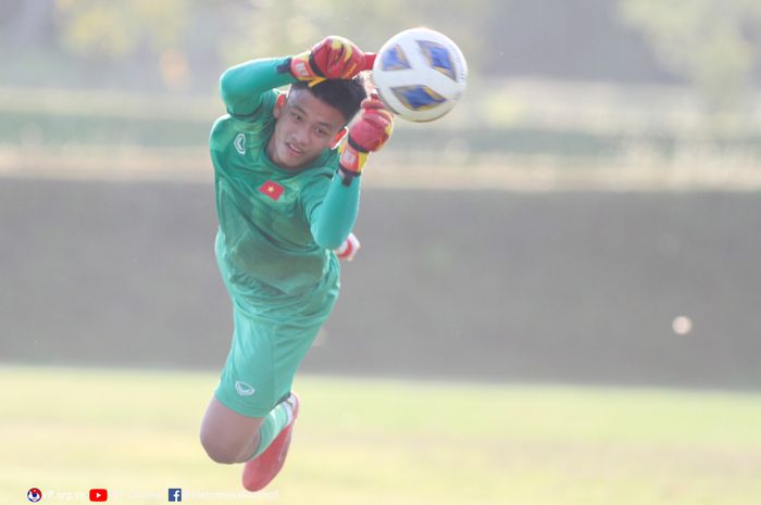 Kiper timnas U-16 Vietnam, Pham Dinh Hai, pada sesi latihan resmi jelang laga melawan Indonesia pada ajang Piala AFF U-16 2022, Sabtu (6/8/2022).
