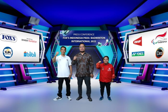 Dari kiri ke kanan, Ukun Rukaendi (atlet para bulu tangkis, Rima Ferdianto (Sekjen NPC Indonesia), dan Rina Marlina (atlet para badminton) dalam konferensi pers secara virtual, Kamis (11/8/2022).