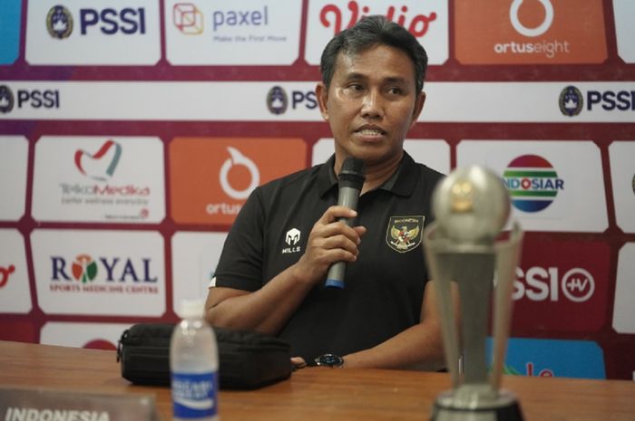 Pelatih Timnas U-16 Indonesia Bima Sakti tetap percaya diri menghadapi final Piala AFF U-16 2022 melawan Vietnam tanpa Shin Tae-yong.