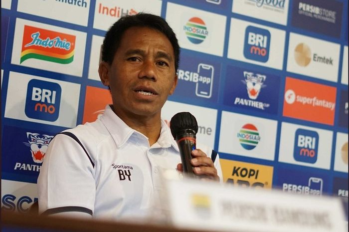 Pelatih sementara Persib Bandung, Budiman.