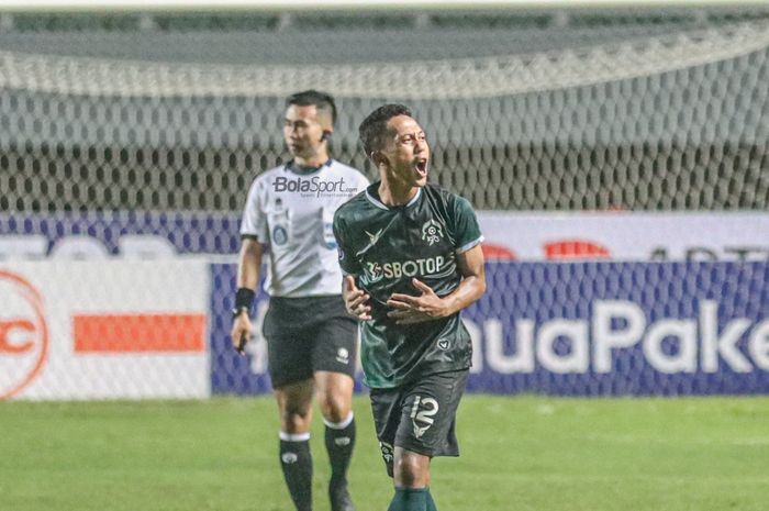 Pemain Persikabo 1973, Roni Sugeng, nampak sumringah seusai cetak gol dalam laga pekan keempat Liga 1 2022 di Stadion Pakansari, Bogor, Jawa Barat, 14 Agustus 2022.