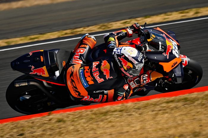 Pembalap Red Bull KTM, Miguel Oliveira, yang mulai MotoGP 2023 bakal gabung Aprilia.