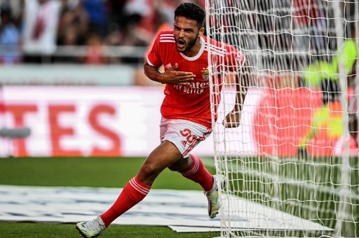 Goncalo Ramos merayakan gol untuk Benfica ke gawang Midtjylland di kualifikasi Liga Champions 2022-2023 (2/8/2022).