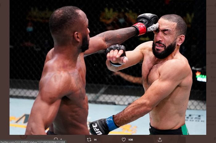 Leon Edwards melakukan aksi colokan mata saat berduel dengan Belal Muhammad pada gelaran UFC Vegas 21 (13/3/2021)